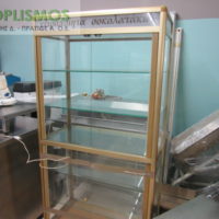 Επιδαπέδια Βιτρίνα Γυάλινη