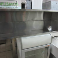 Επιτοίχια ραφιέρα