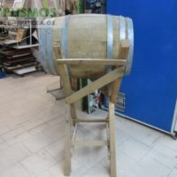 Ξύλινο βαρέλι κρασιού