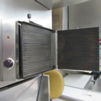 Τοστιέρα μονή ραβδωτή