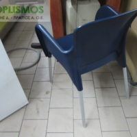 Πλαστική καρέκλα