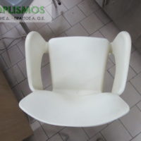 Πλαστική καρέκλα