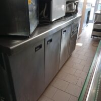 Μεταχειρισμένο Ψυγείο Πάγκος Συντήρησης inox με 3 Πόρτες (1.85m)