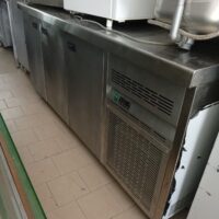 Μεταχειρισμένο Ψυγείο Πάγκος Συντήρησης inox με 3 Πόρτες (1.85m)