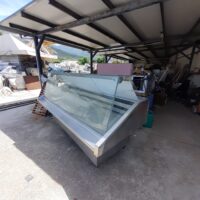 Μεταχειρισμένο Επαγγελματικό Ψυγείο Βιτρίνα Κρεάτων & Αλλαντικών Επιδαπέδιο (252x107x138 cm)